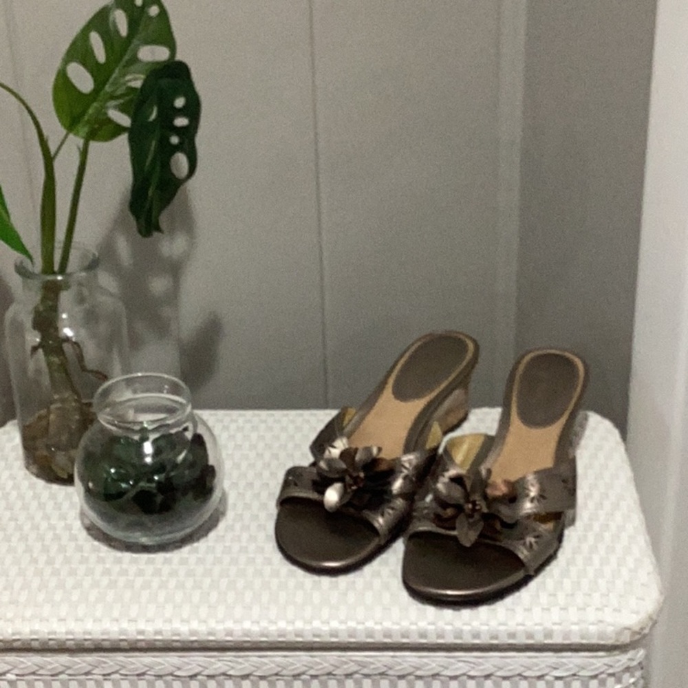 Women's shoes call
